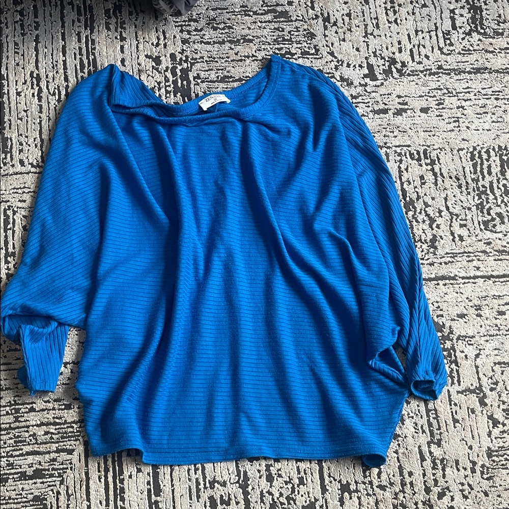 Zenana Outfitters Vibrant Blue Long Sleeve Top